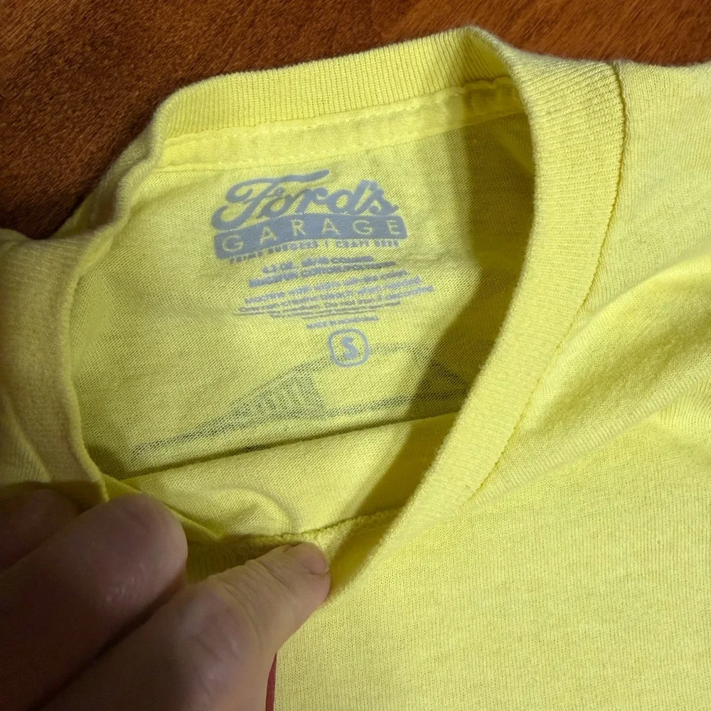 Ford’s Garage Yellow Mustang Graphic w/ image on back Short Sleeve T-Shirt - Picture 2 of 7